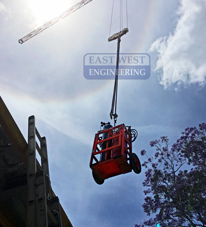 TGC2 Gas Cylinder Trolley transported by crane