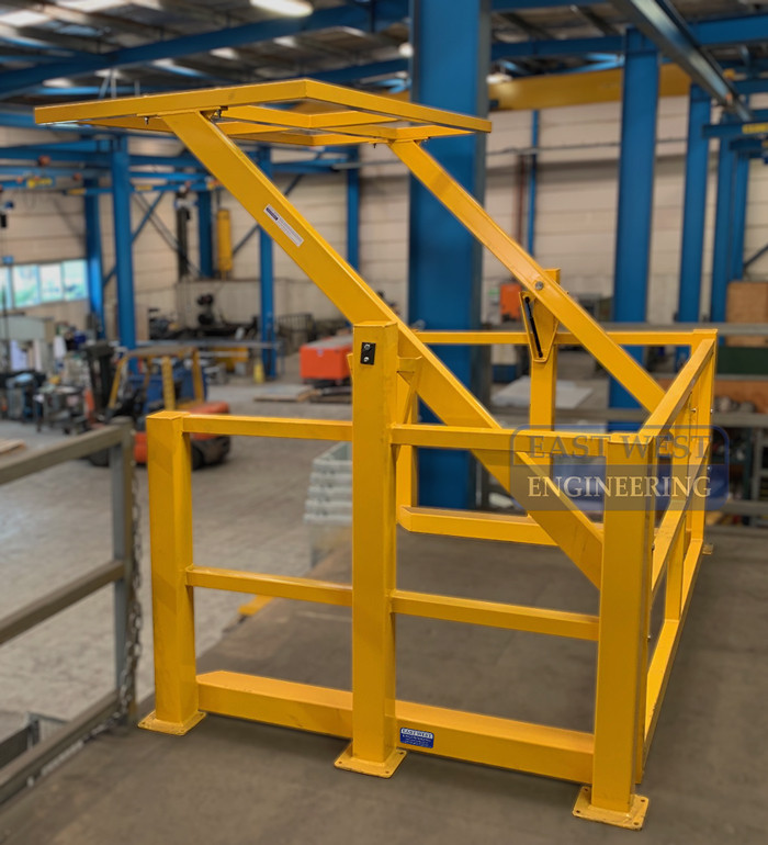 UMZ18 Mezzanine Pallet Gate